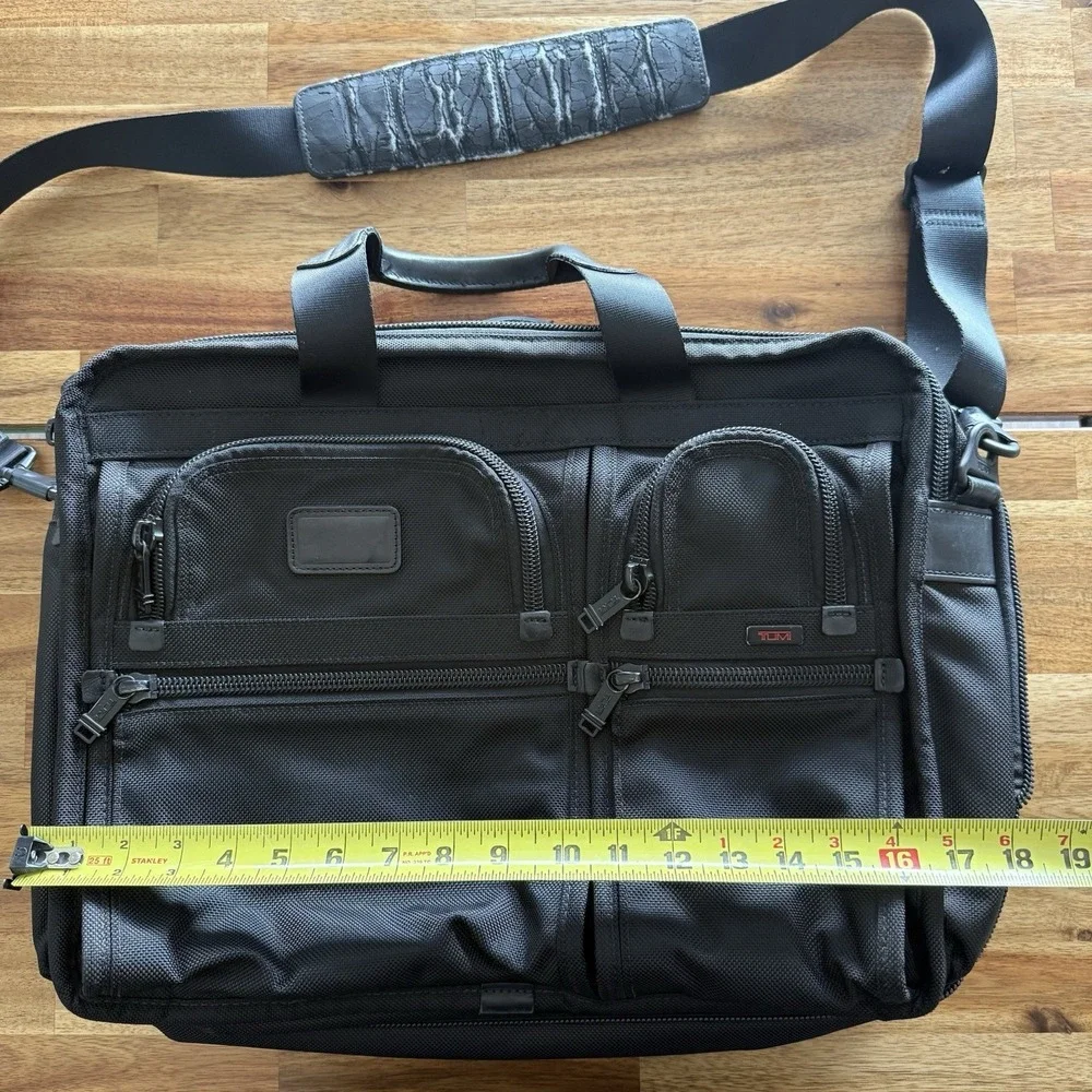Tumi good preowned